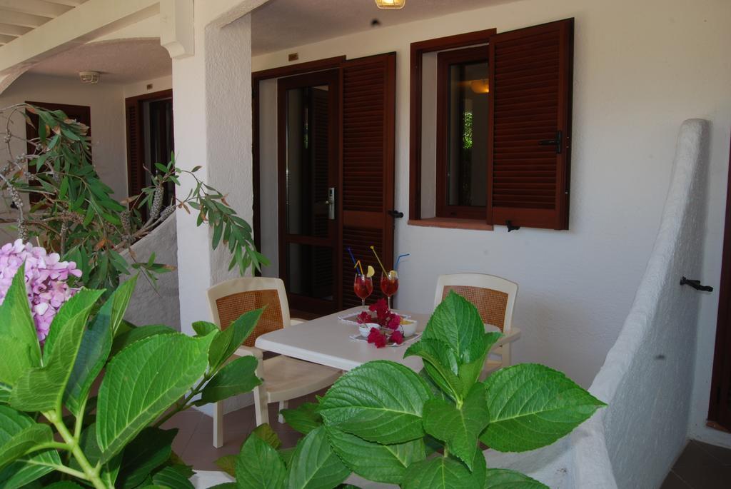 Hotel Mon Repos Baja Sardinia Quarto foto