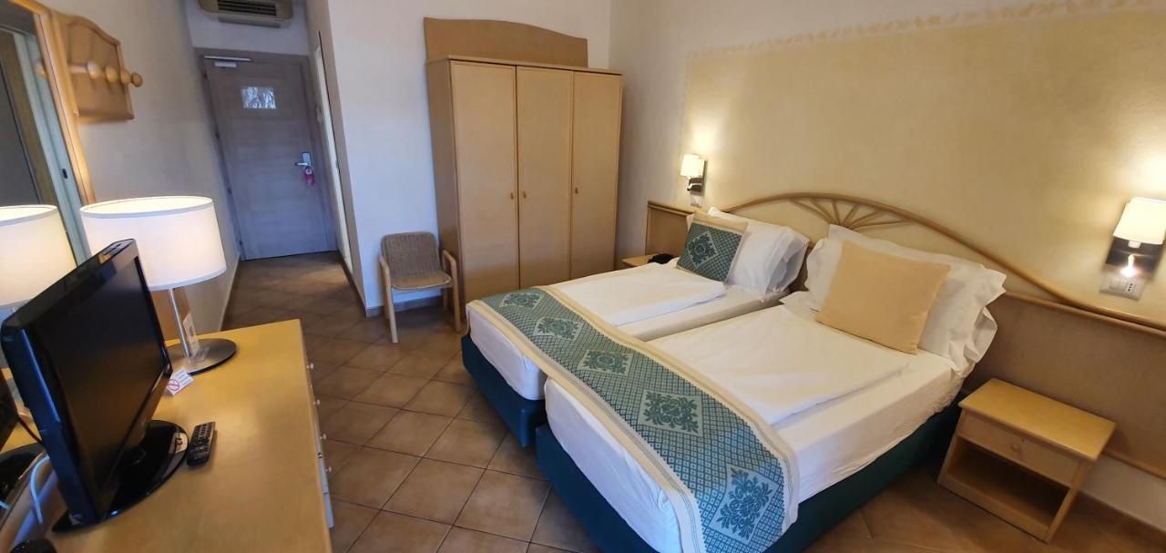 Hotel Mon Repos Baja Sardinia Exterior foto